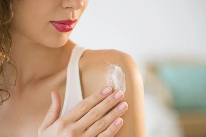 Vì sao dễ dị ứng kem chống nắng